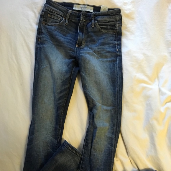 Abercrombie Medium Wash HR Skinny Sz 25 - Picture 1 of 3